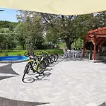 E-tekergok Haza 게스트하우스 4*