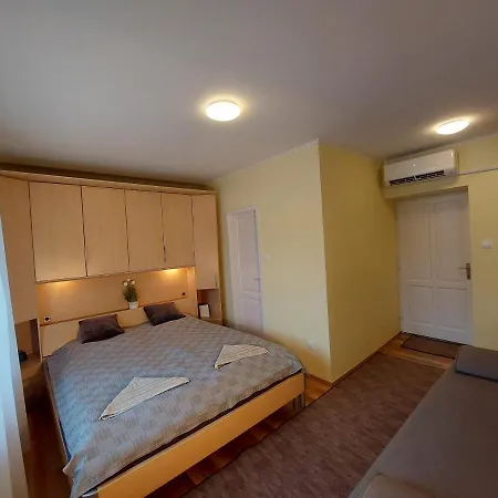Guest house E-tekergok Haza Bukkzserc