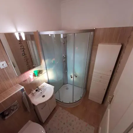 E-tekergok Haza بيت ضيافة 4*